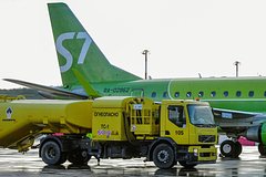 Подробнее о статье Самолет экстренно сел в Новосибирске из-за возгорания двигателей